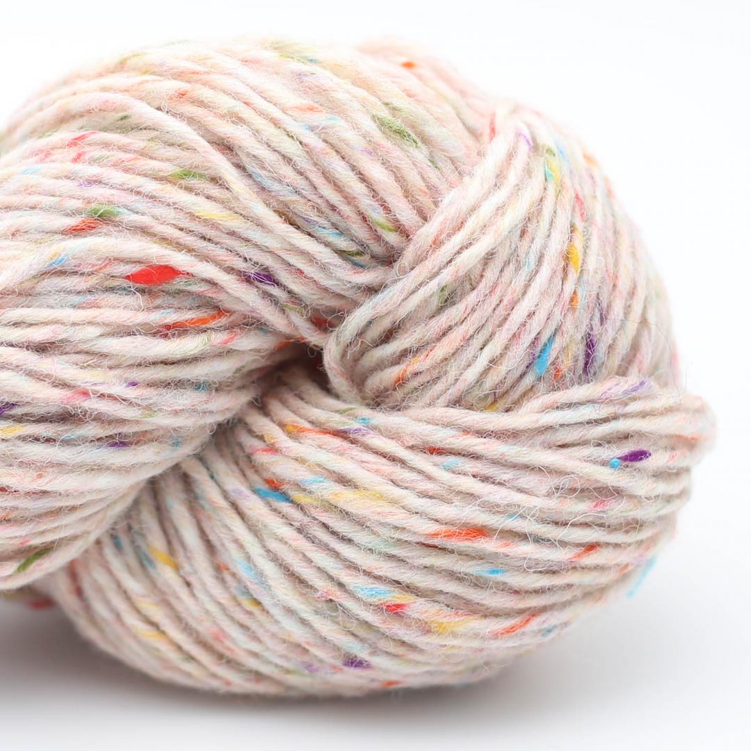 erika knight pure tweed – natürliches tweed garn mit zeitlosem charakter