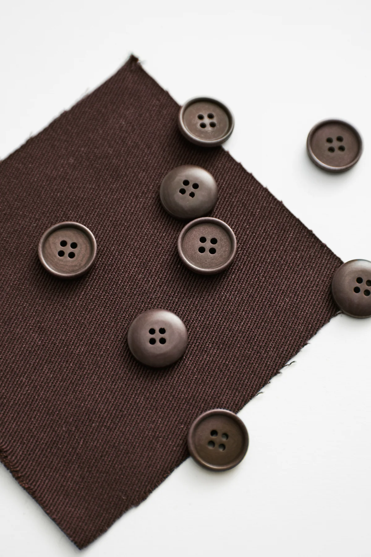 mind the maker blaze corozo button umber 15mm