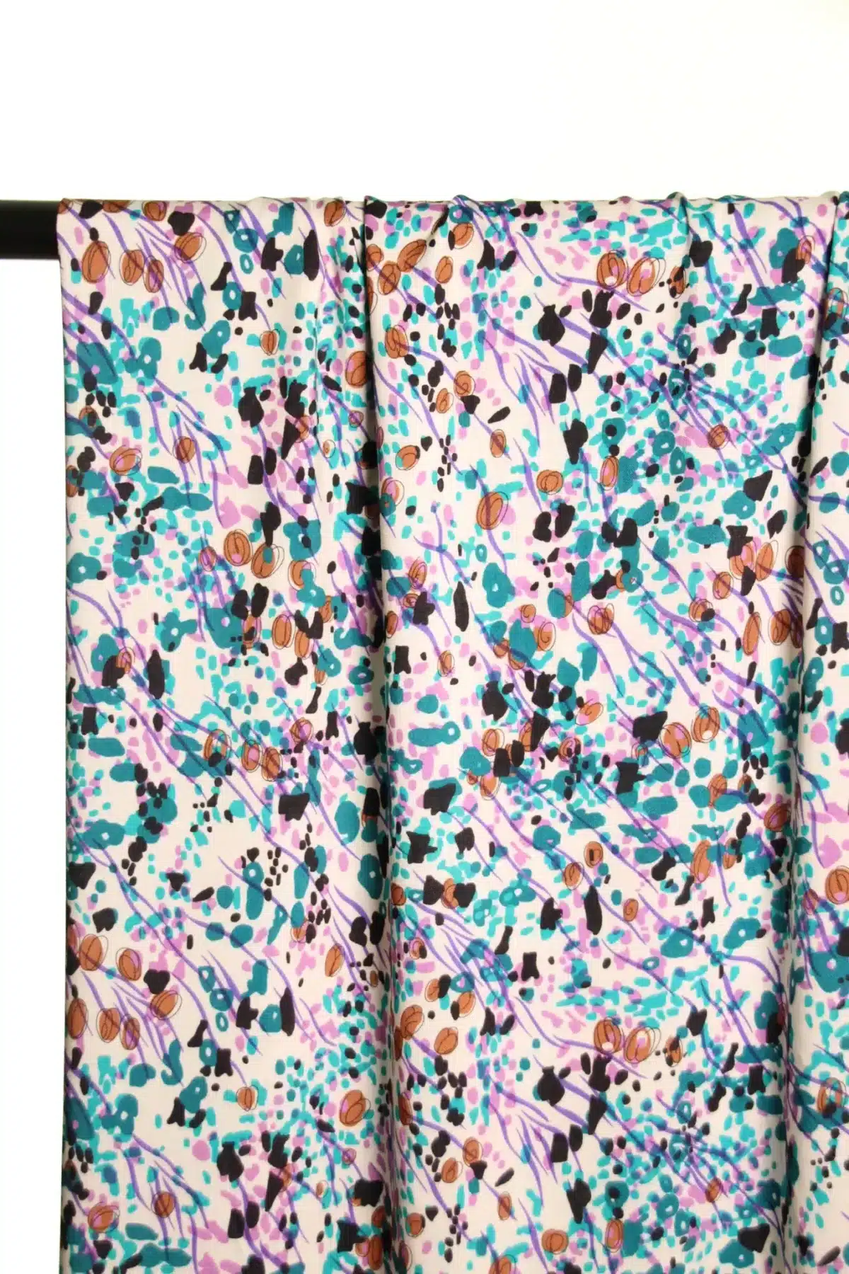 Atelier Jupe: "Off-white viscose with small paint print" ***Reststück 1,15m***