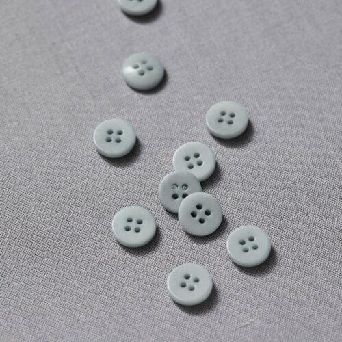 Meet Milk: Plain Corozo Button Blue Mist 11 mm