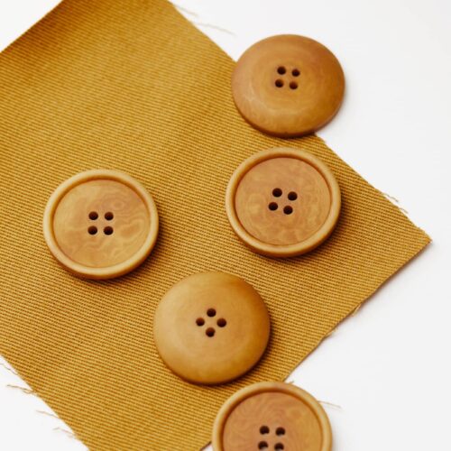 Mind the Maker: Blaze Corozo Button Dry Mustard 28 mm