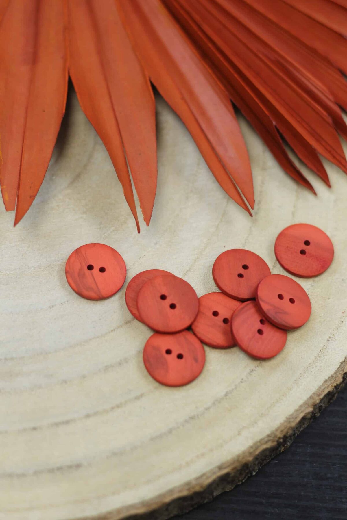 Echter Holzknopf 20 mm Rotorange