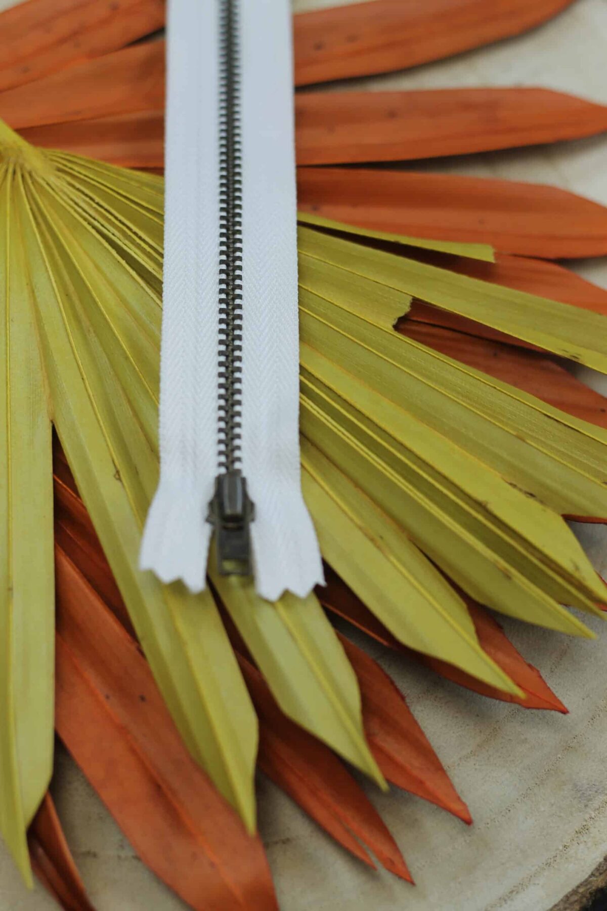YKK: Metall-Reißverschluss "Farbe Ecru 841" 8-20cm