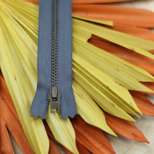 YKK: Metall-Reißverschluss "Farbe Anthrazit 182" 8-20cm