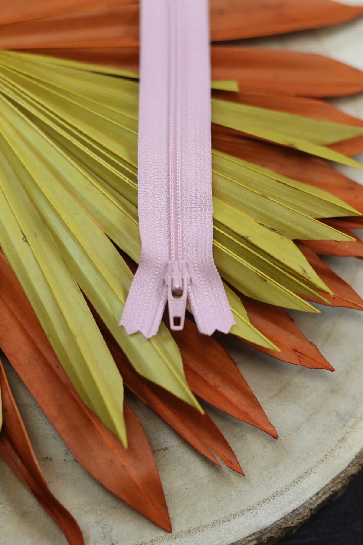 YKK: Reißverschluss "Farbe Hellrosa 811" 12-40cm