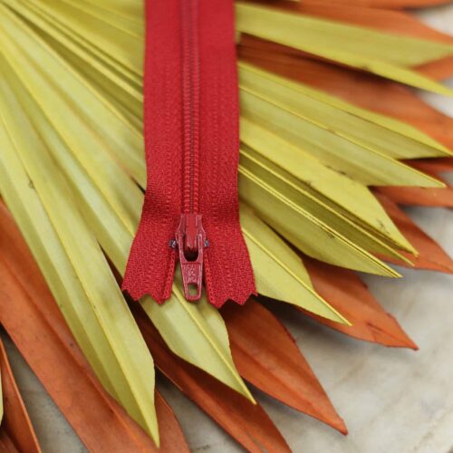 YKK: Reißverschluss "Farbe Rot 517" 12-40cm