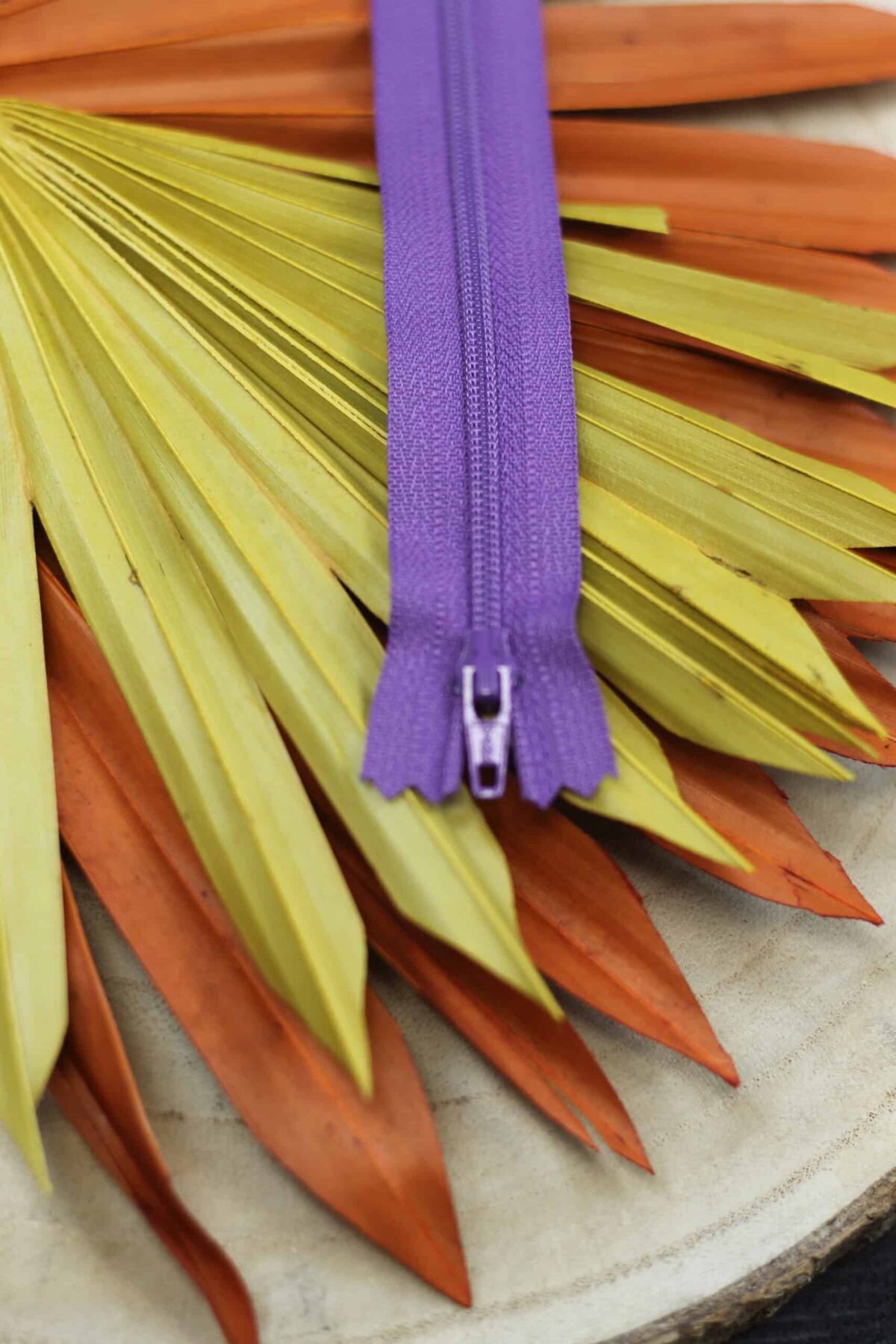 YKK: Reißverschluss "Farbe Lila 019" 12-40cm