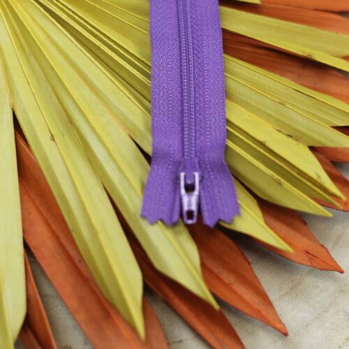 YKK: Reißverschluss "Farbe Lila 019" 12-40cm
