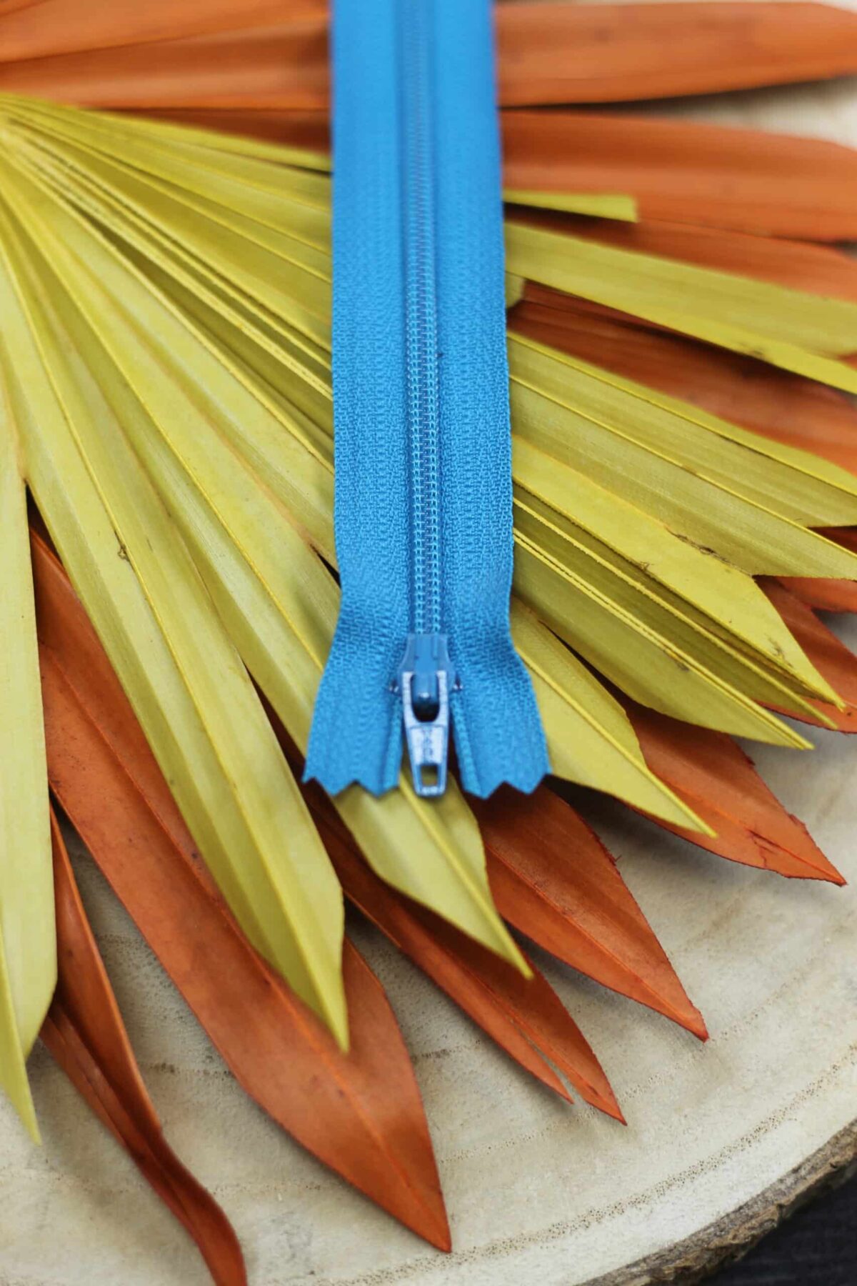 YKK: Reißverschluss "Farbe Türkis 549" 12-40cm