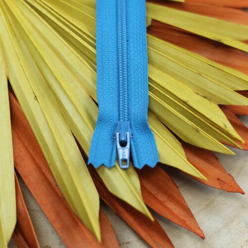 YKK: Reißverschluss "Farbe Türkis 549" 12-40cm