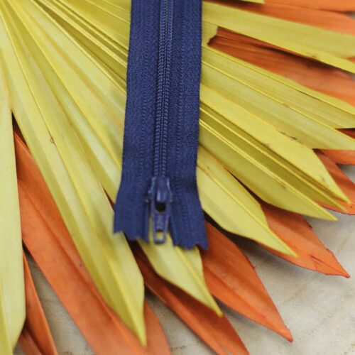 YKK: Reißverschluss "Farbe Navy 058" 12-40cm