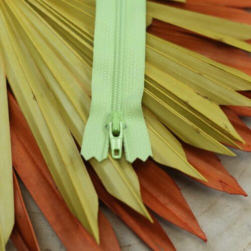 YKK: Reißverschluss "Farbe Kiwi 874" 12-40cm