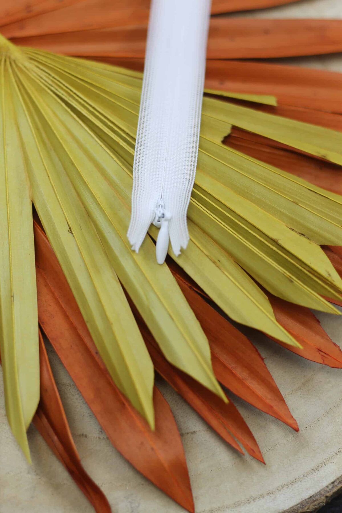 YKK: Reißverschluss nahtverdeckt "Farbe Weiß 501" 22-60cm