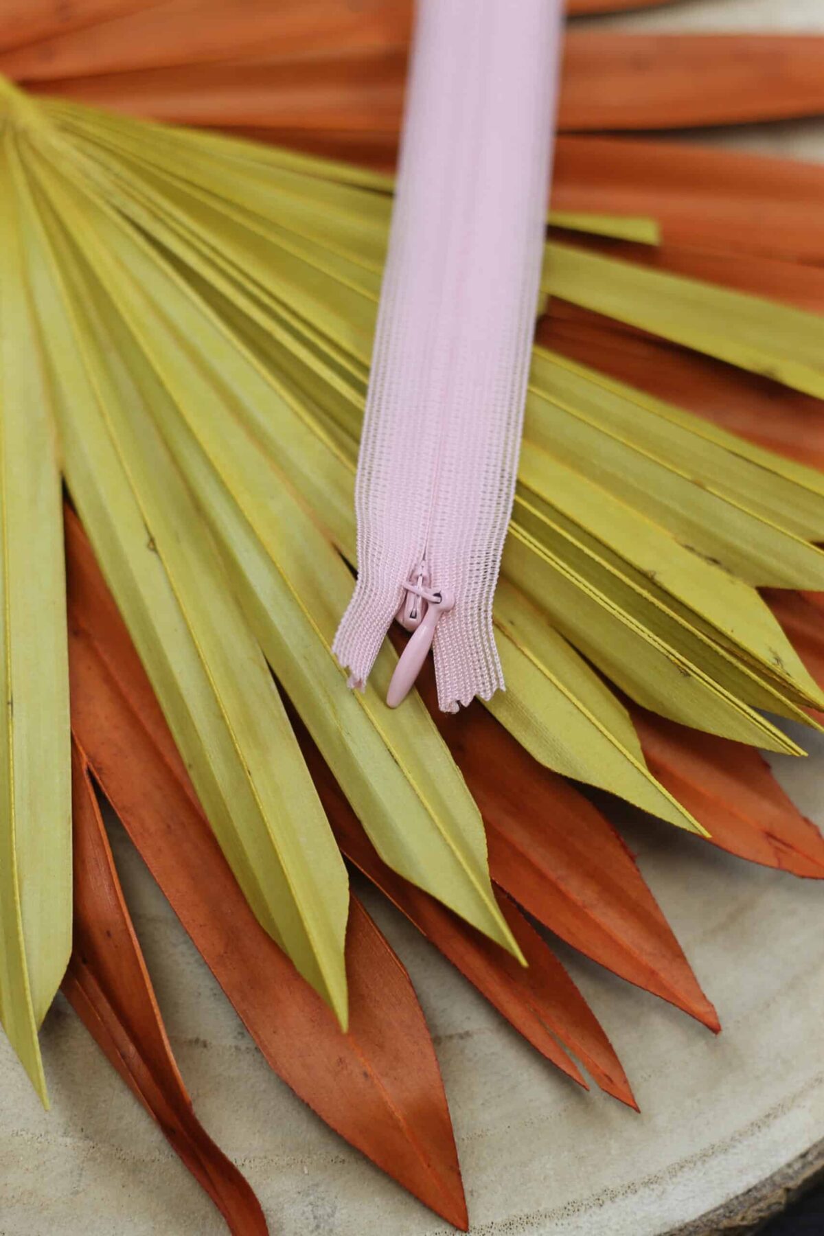 YKK: Reißverschluss nahtverdeckt "Farbe Hellrosa 811" 22-60cm