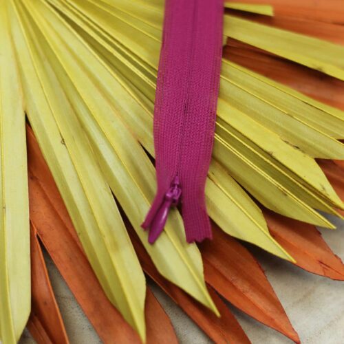 YKK: Reißverschluss nahtverdeckt "Farbe Fuchsia 853" 22-60cm
