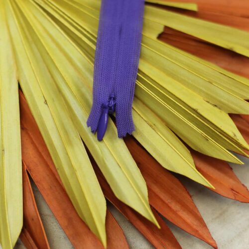 YKK: Reißverschluss nahtverdeckt "Farbe Lila 559" 22-60cm