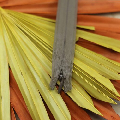 YKK: Reißverschluss nahtverdeckt "Farbe Hellbraun 563" 22-60cm