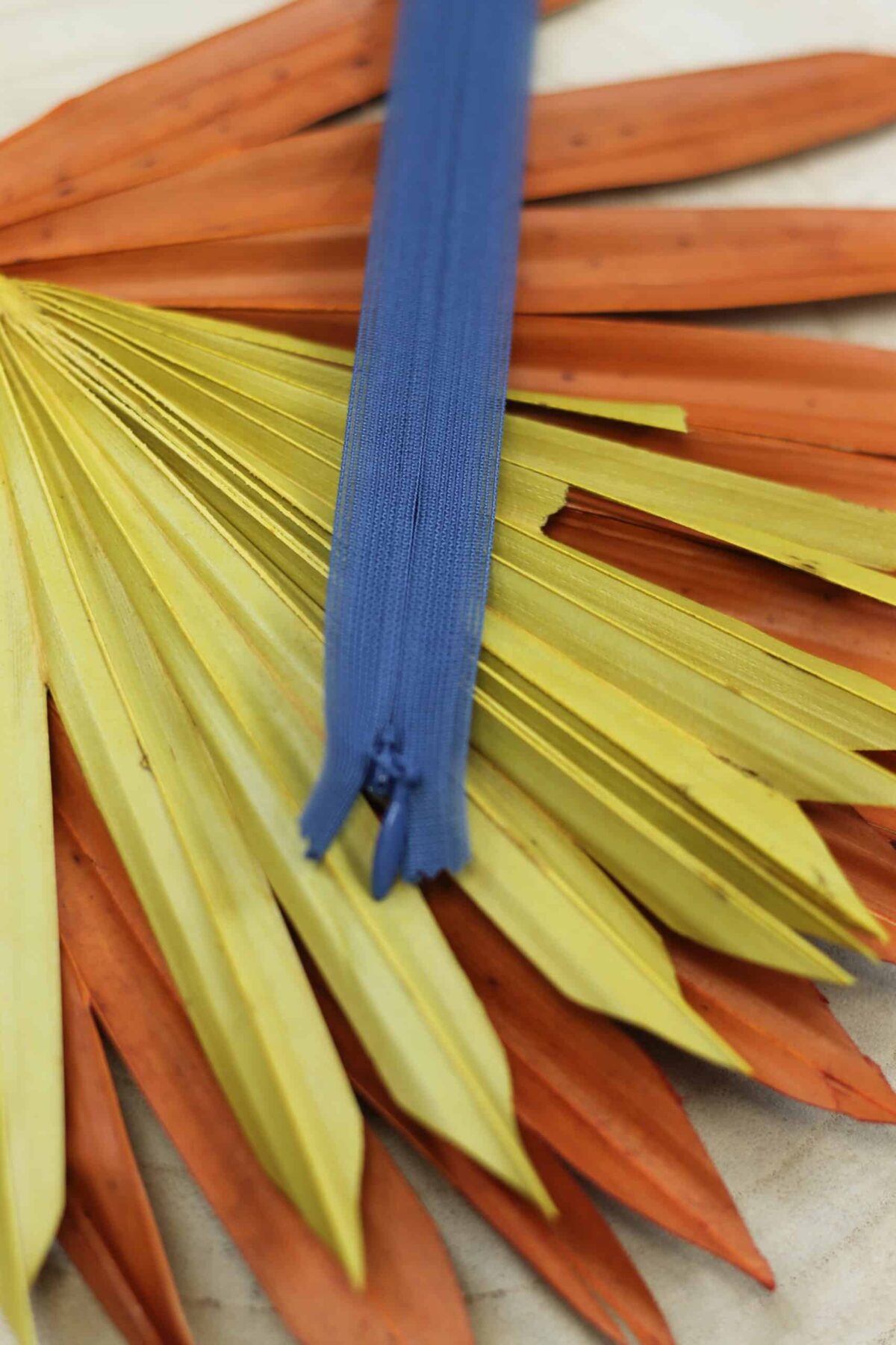 YKK: Reißverschluss nahtverdeckt "Farbe Blau 839" 22-60cm