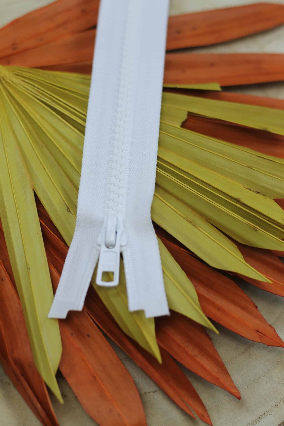 YKK: Reißverschluss teilbar "Farbe Weiß 501" 25-80cm