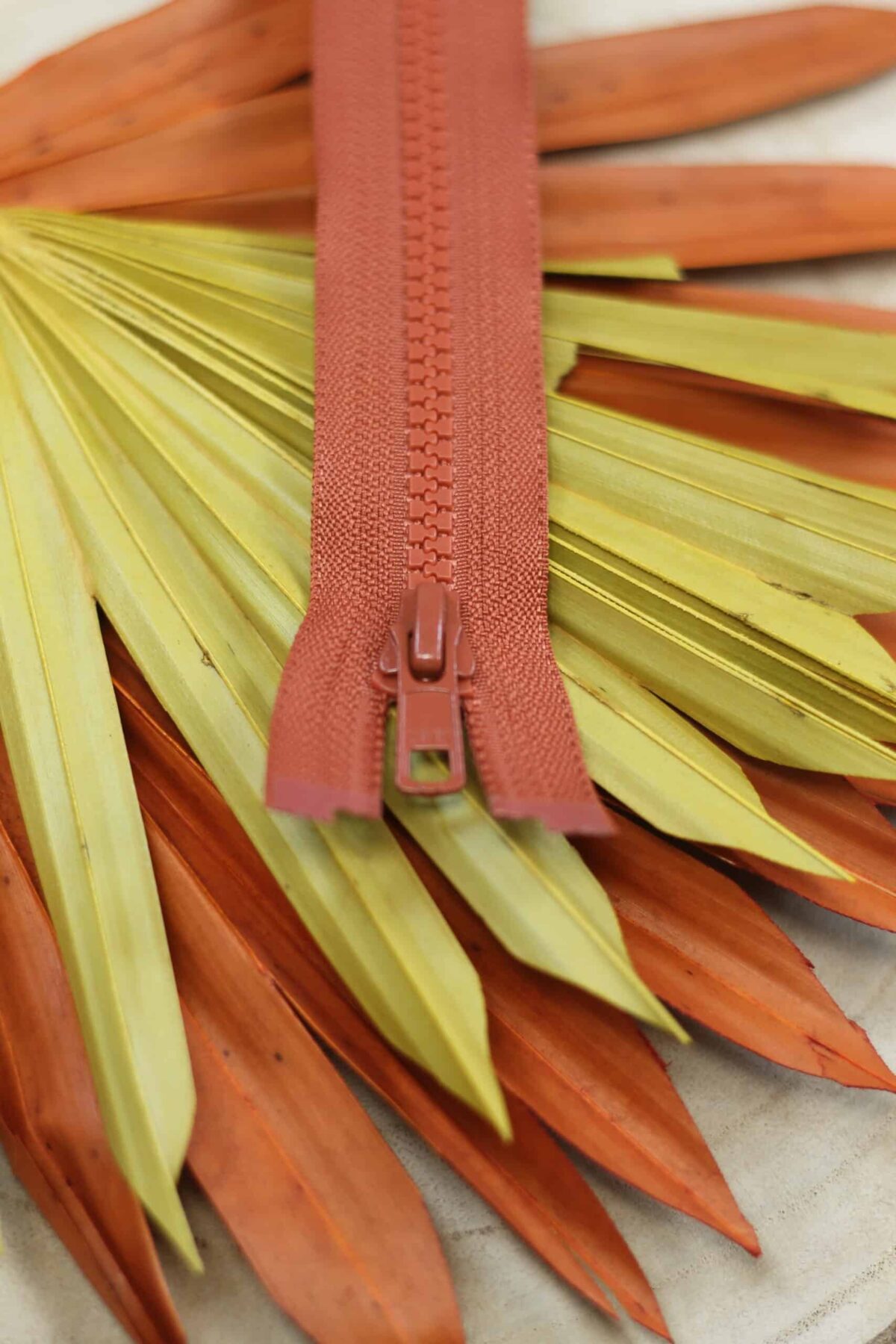 YKK: Reißverschluss teilbar "Farbe Terra 850" 25-80cm