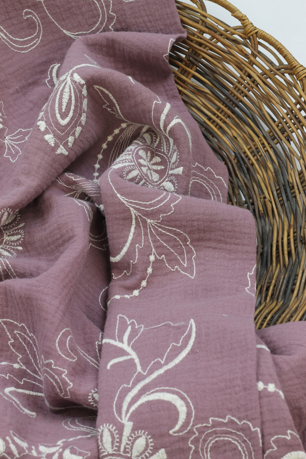 Double Gauze Musselin: Gestickte Blumenranken Mauve