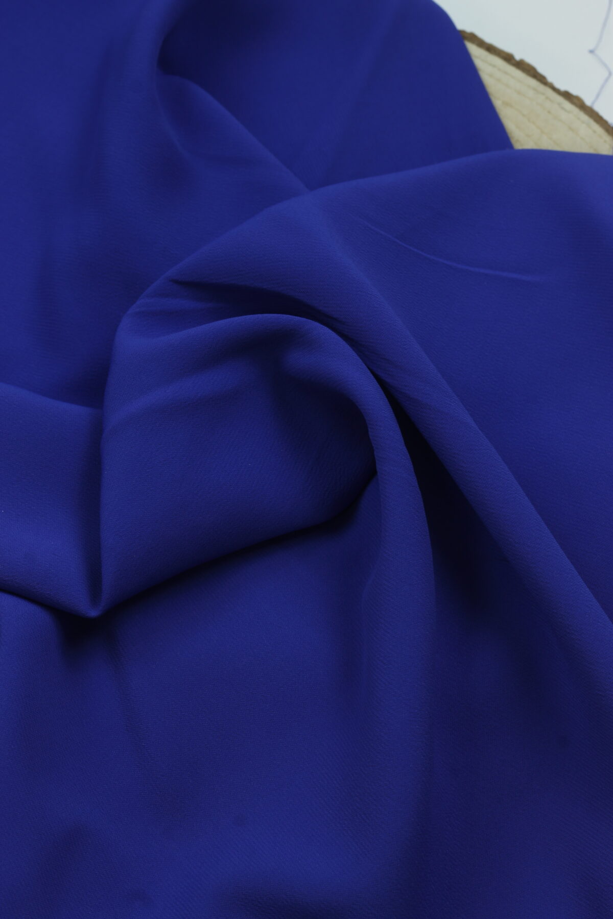 Italienischer Deadstock: Viskosecrepe Royalblau