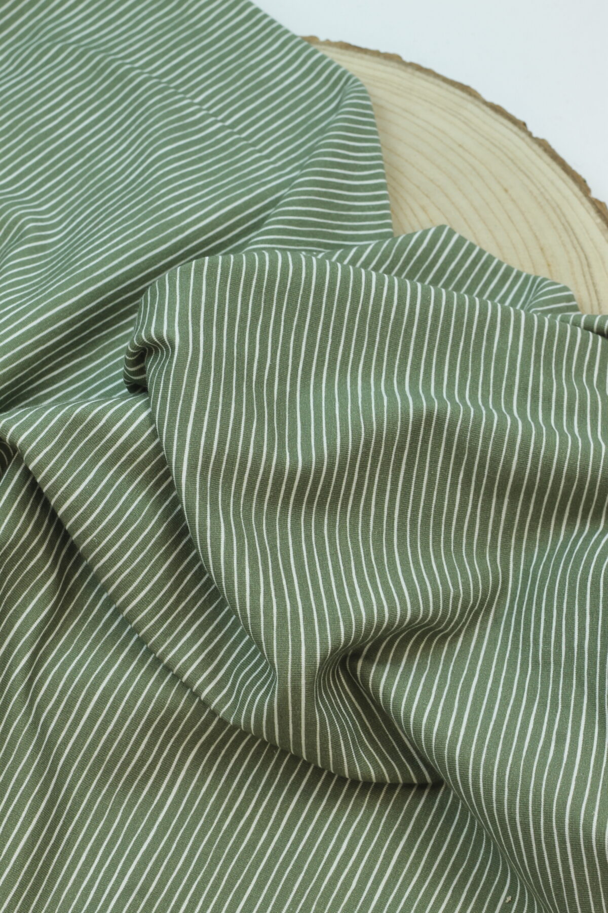 Jersey: Unregelmäßige Streifen khaki