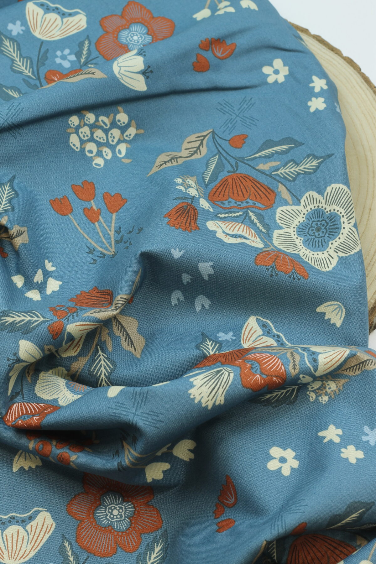 Moda: Folk and Lore "Flowers Lake"