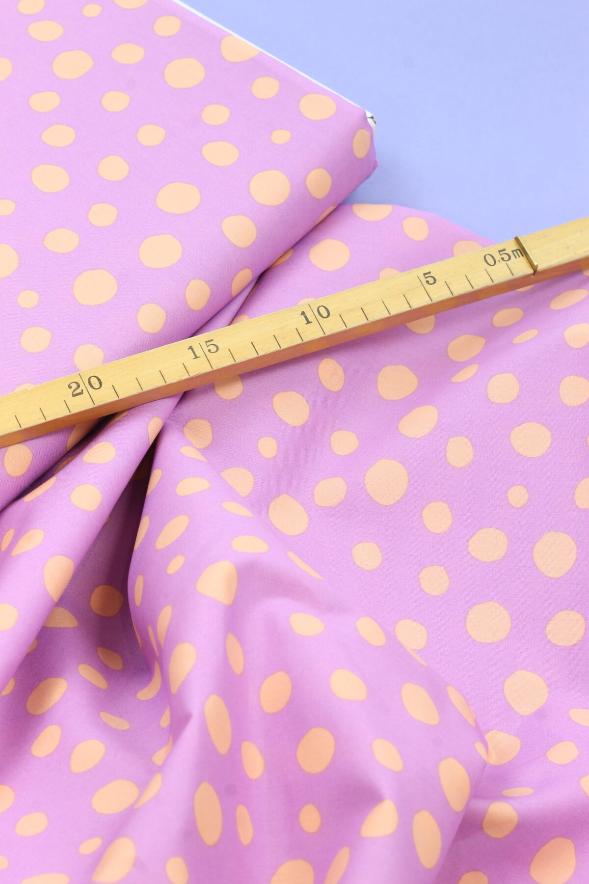 Baumwollstoff: Geometrics "Pfirsich/Flieder" Dots