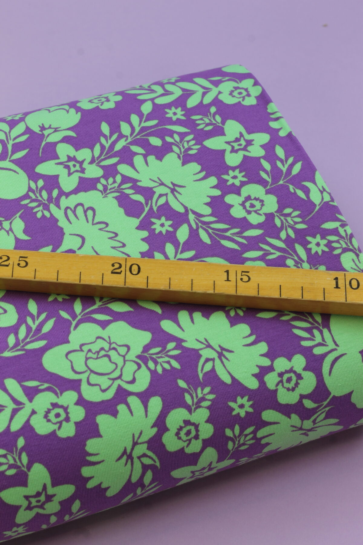 Jersey: "Floral Lilac/Green"
