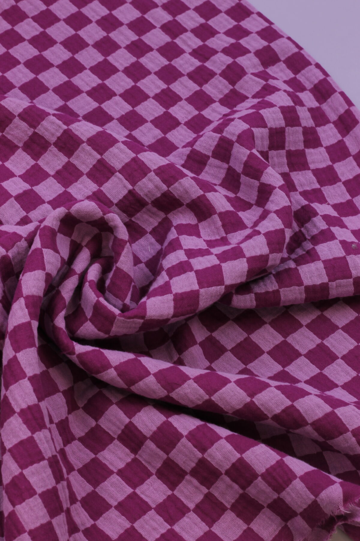 Double Gauze Musselin: Doublesided Check "Himbeere/Brombeere" – Bild 2
