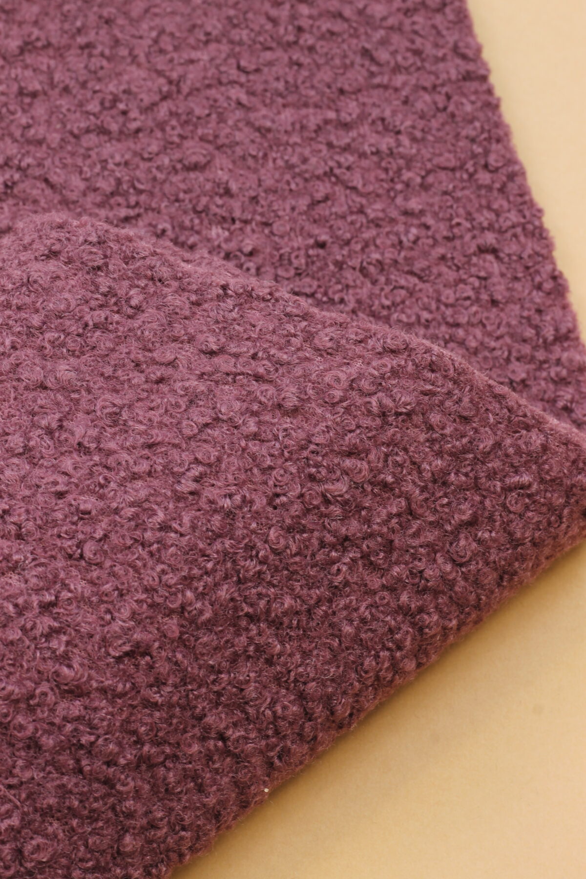 Mantel-/Jackenstoff Bouclé: Uni Mauve ***RESTSTÜCK 105cm***