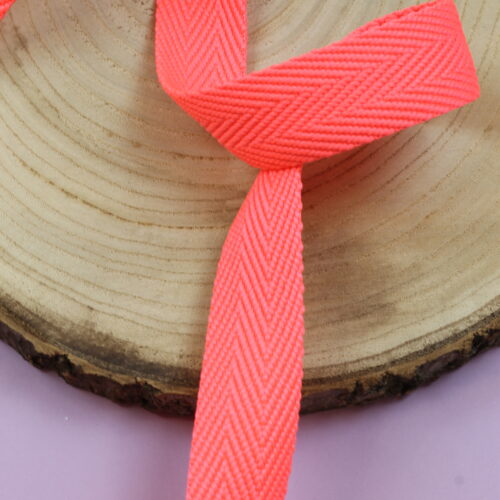 Gurtband 3cm breit: Neonkoralle mit gewebtem Zickzack