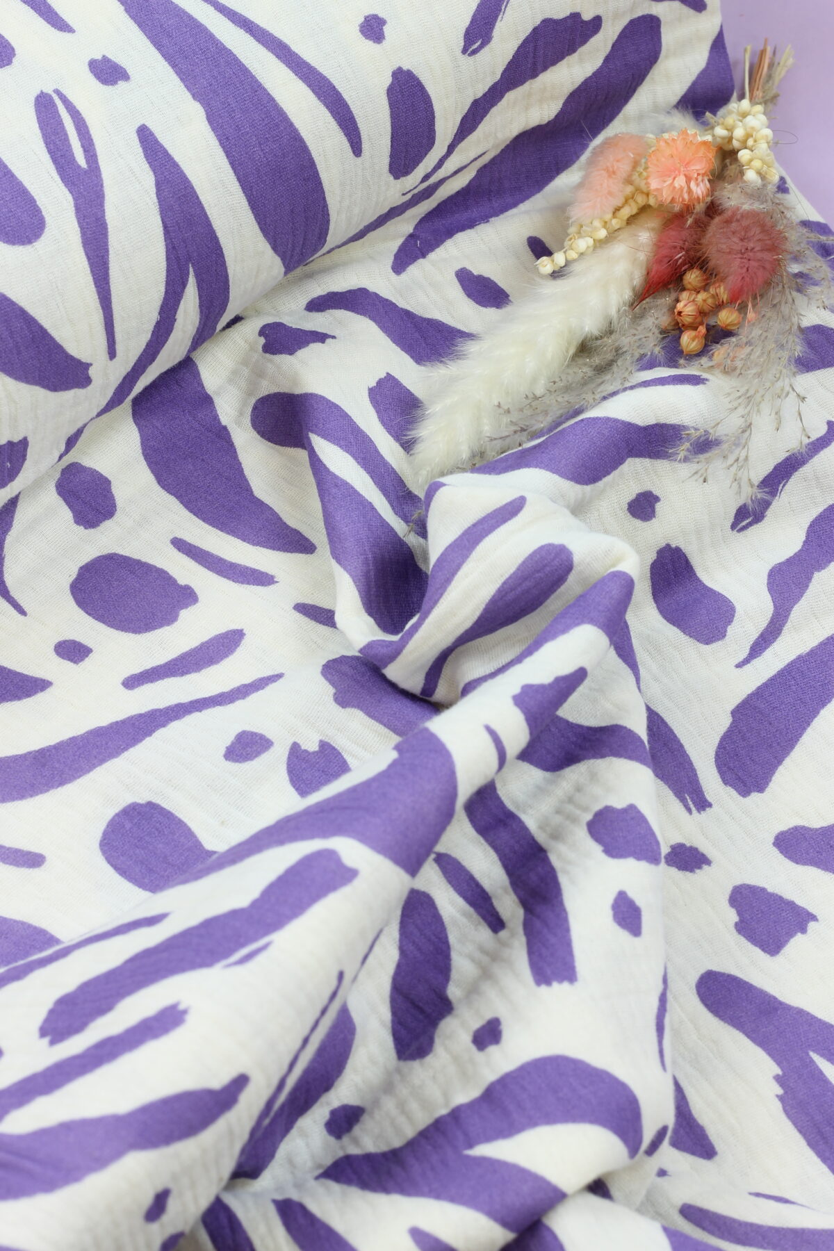 Double Gauze Musselin: Floral Lilac/Creme ***Reststück 1,50m***