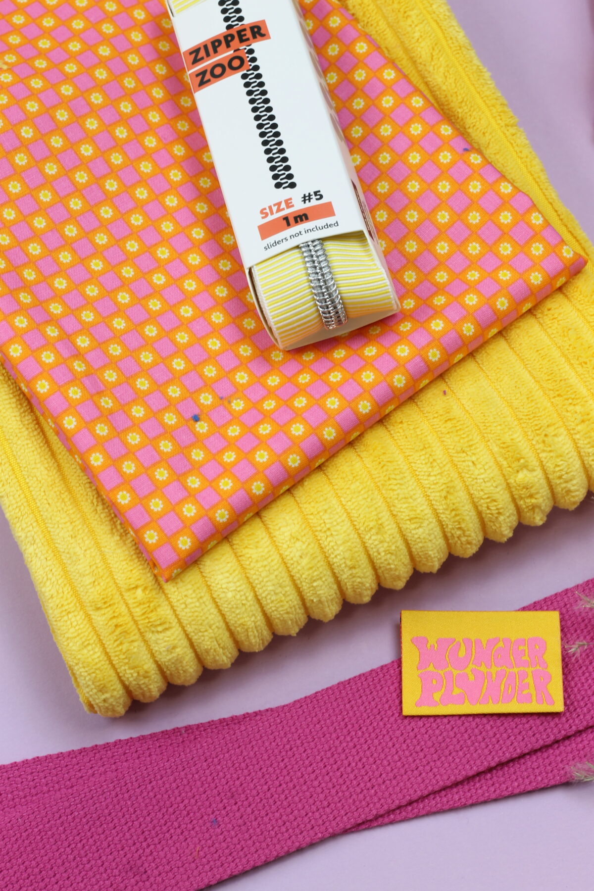 Nähset: Hipbag Inki groß "Breitcord Sunny & Animal Flower Checks in Orange"