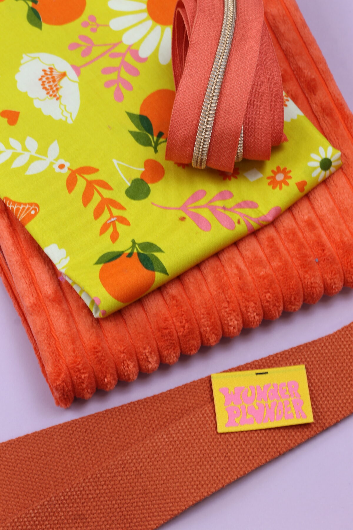 Nähset: Hipbag Inki groß "Breitcord Pumpkin & Juicy Poppy Garden 30s and Retro Fruit Floral"