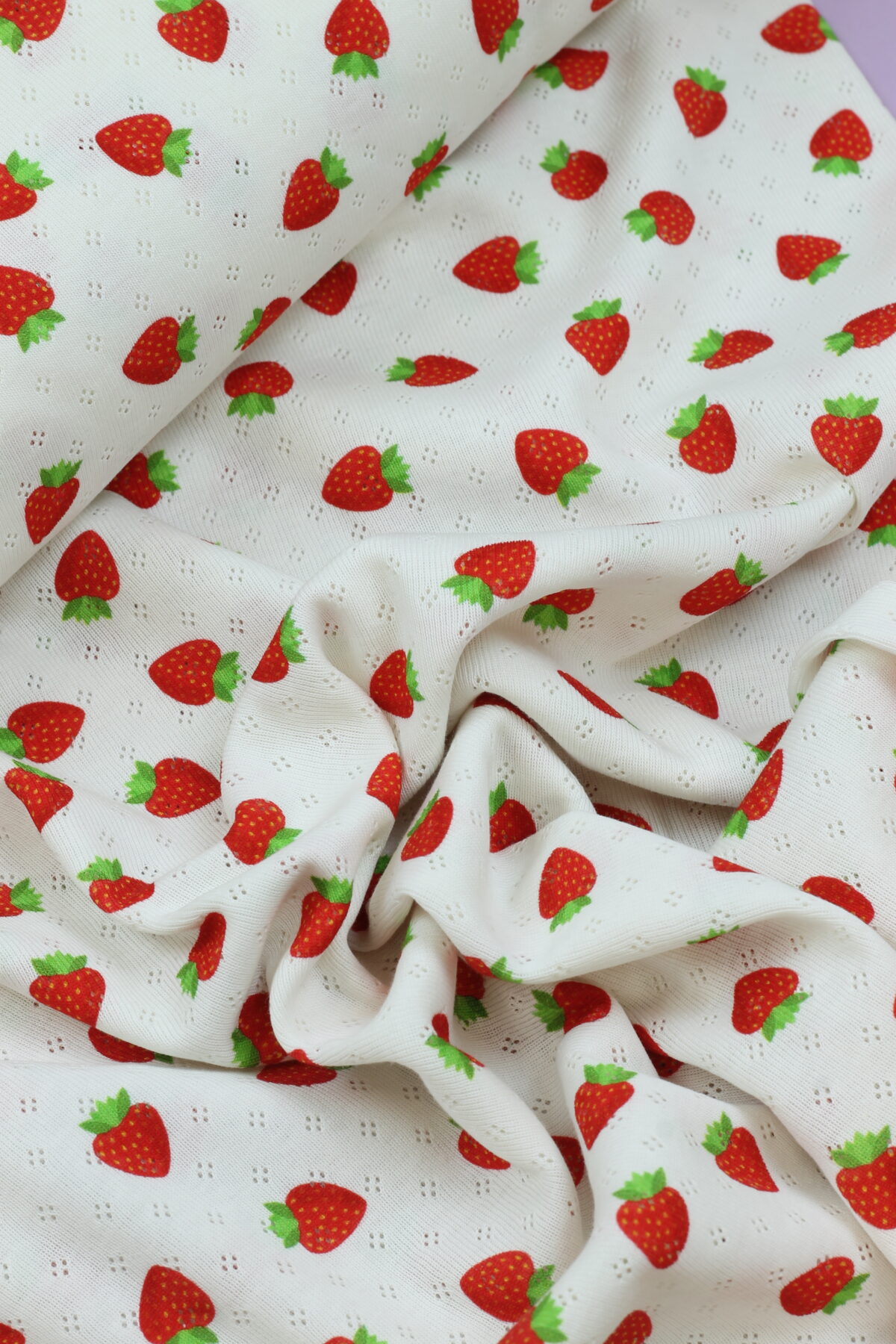 Swafing: Ajour-Baumwolljersey "Alva" Erdbeeren