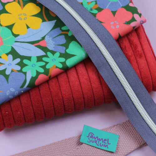 Nähset: Hipbag Inki groß "Breitcord Bordeaux & Blumen