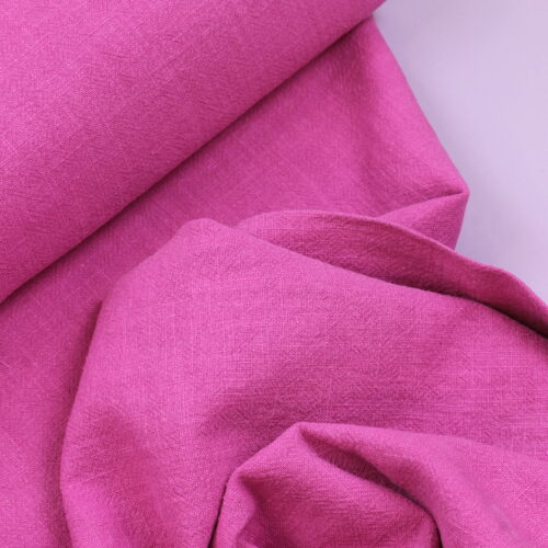 Stonewashed Leinenstoff als Meterware in Hellgrau - weich, vorgewaschen, naturbelassen Detailaufnahme von Fuchsia