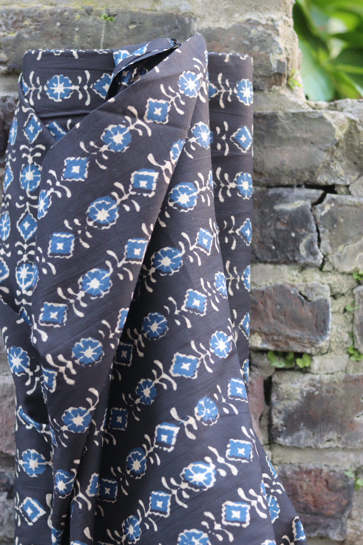 Leichter Indian Blockprint Stoff Voile 100 % Baumwolle handgedrucktem Muster – 145 cm breit, perfekt Bekleidung Blusen Kleider Boho Tücher schal kreative DIY-Projekte Bochum Stoffgeschäft Meter Black schwarz ansicht variante