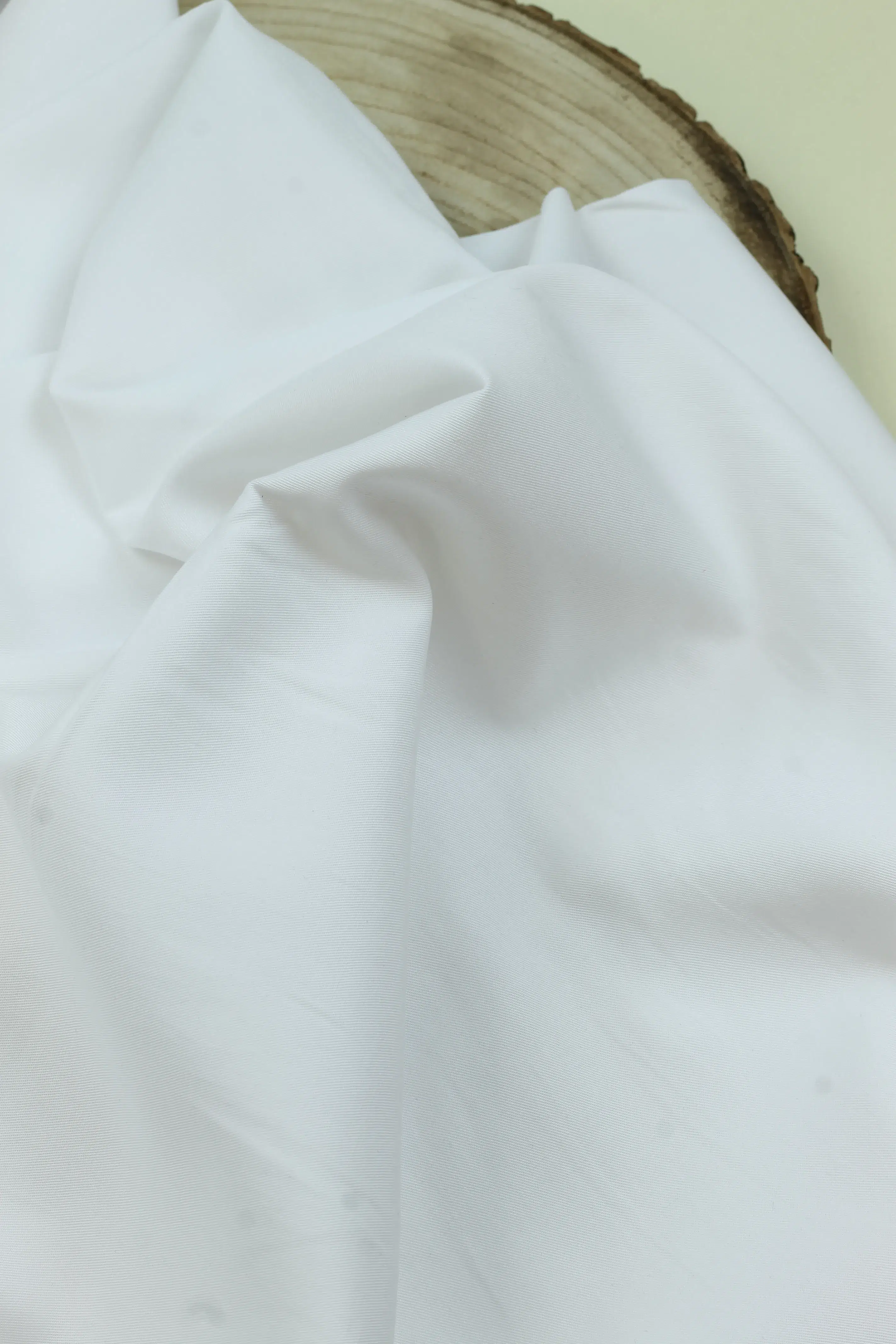 Fließender Baumwoll-/Tencel Stoff Meterware, perfekt für DIY-Kleidung und Sommerkleidung, Stoffe Bochum, Elsbeth & Ich, Stoffgeschäft; uni Ecru