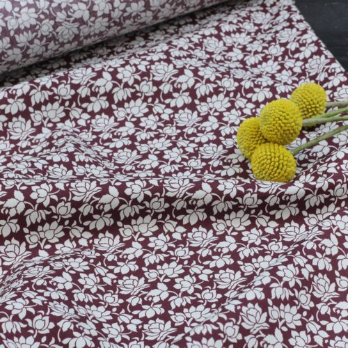 Liberty: Poplin Cotton "Little Lotus Burgund" ***Reststück 2,90m***