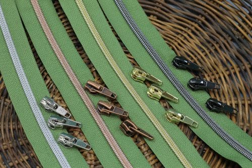 Endlos Reißverschluss metallisiert Oliv, 1m mit 4 Zippern