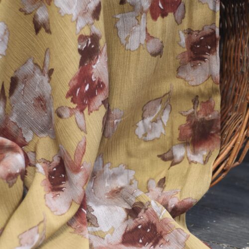 R. Kaufman: Rayon Crinkle "Sunset Studio Collection" Große Blumen Mustard ***RESTSTÜCK 130cm***