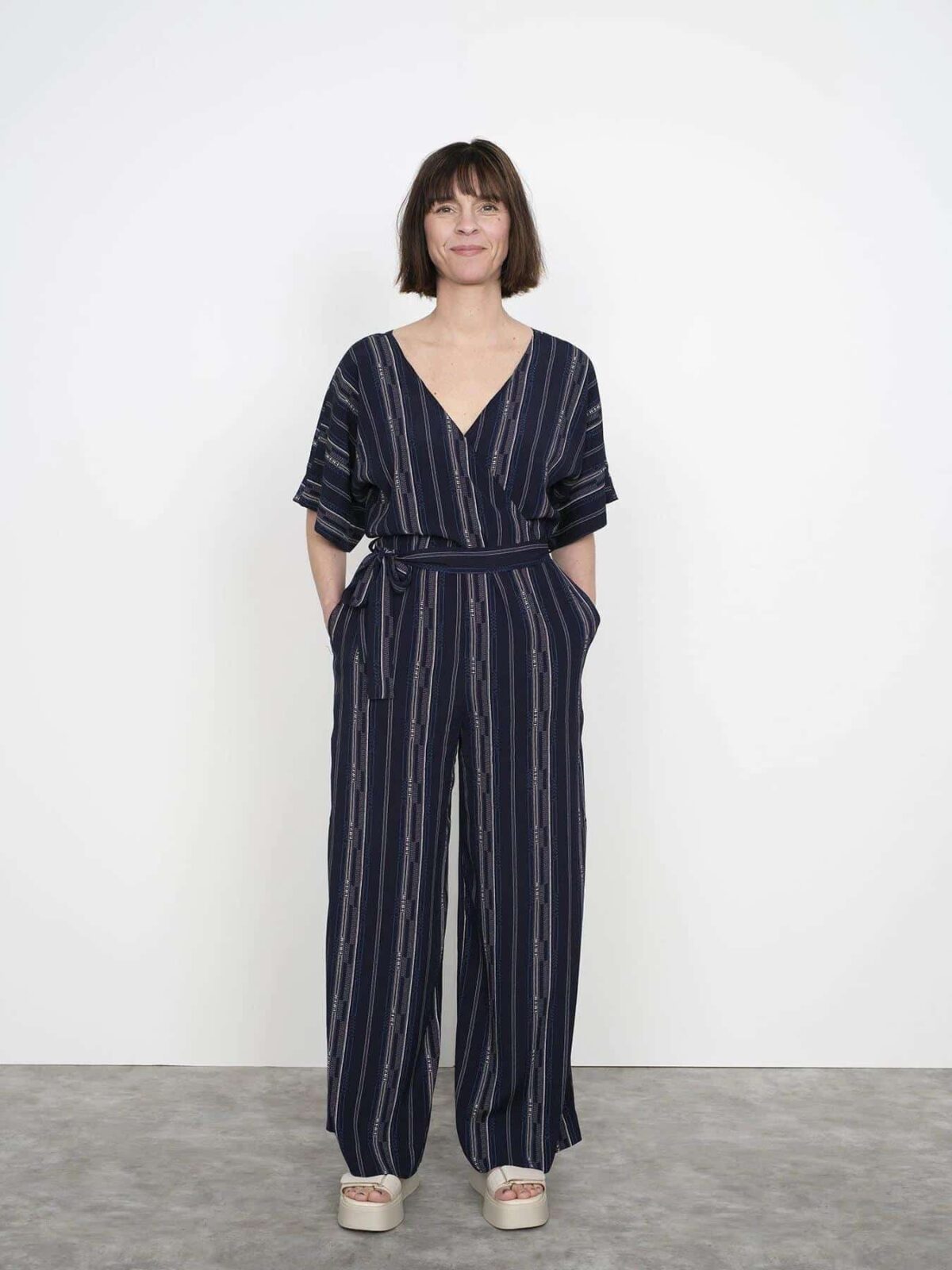 Schnittmuster: The Assembly Line "Wide-Leg Jumpsuit" XS-L