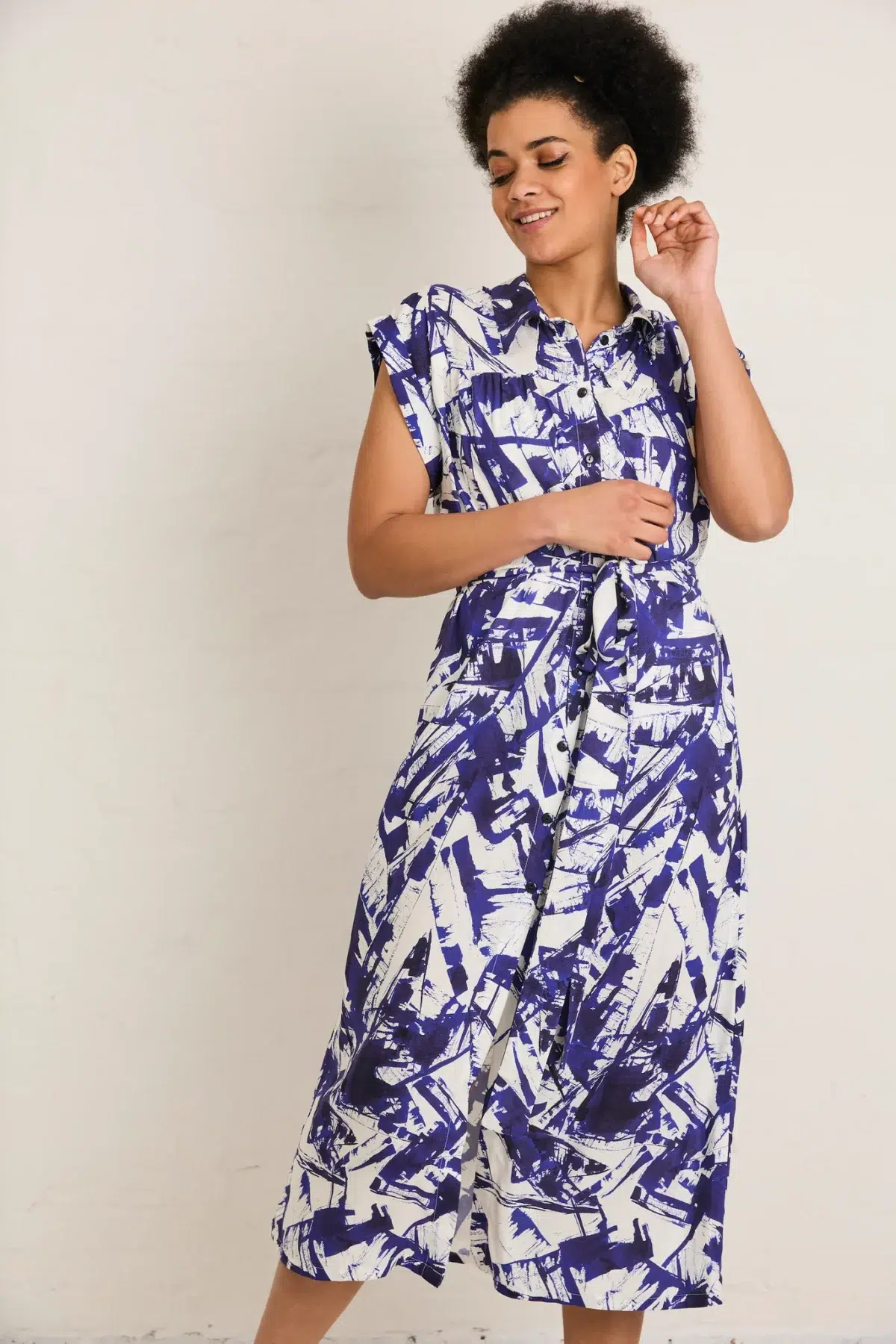Atelier Jupe: "Viskose with white and blue graphic Print" – Bild 2