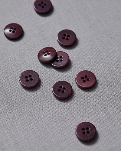 Meet Milk: Plain Corozo Button Maroon 11 mm