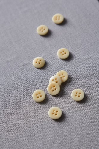 Meet Milk: Plain Corozo Button Mellow 11 mm