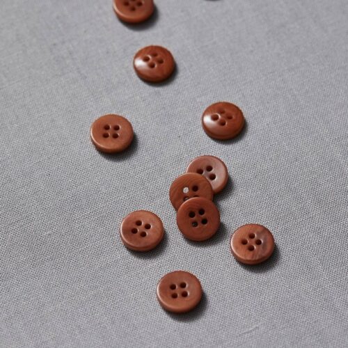 Meet Milk: Plain Corozo Button Rust 11 mm