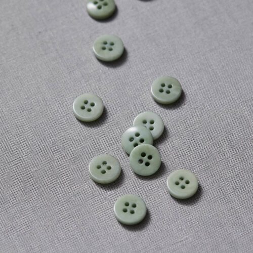 Meet Milk: Plain Corozo Button Soft Mint 11 mm